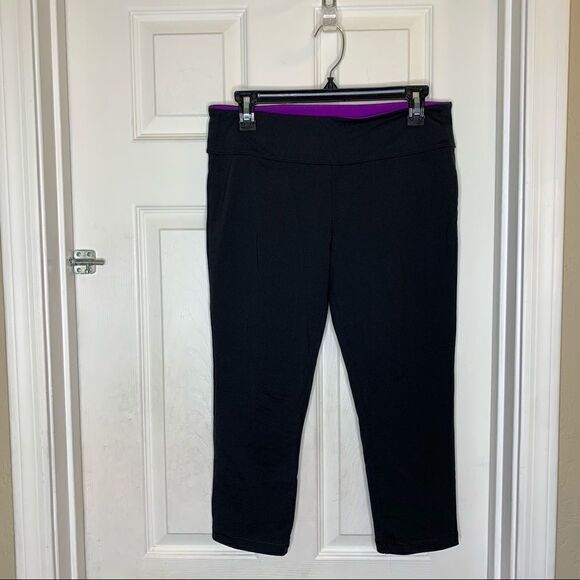 Victoria's Secret Pants - VSX Sexy Sport Black Cropped Leggings Purple Trim
